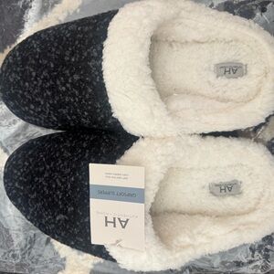 Soft Faux-Sherpa Lined Men's Black Slippers